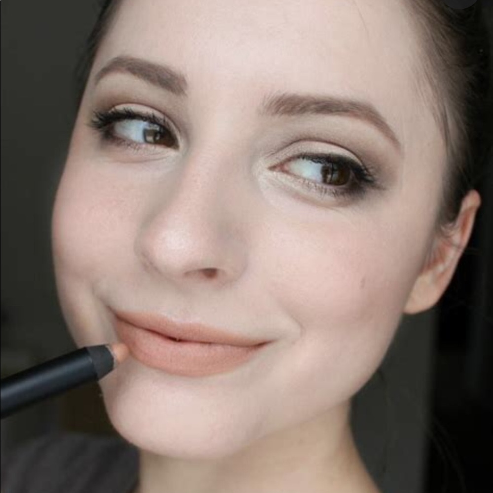 NARS | Velvet Matte Lipstick - Picture 3 of 8
